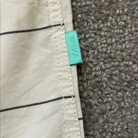 Vissla Men’s Cream Striped Casual Short Sleeve Button Down Shirt Size L - Picture 4 of 9